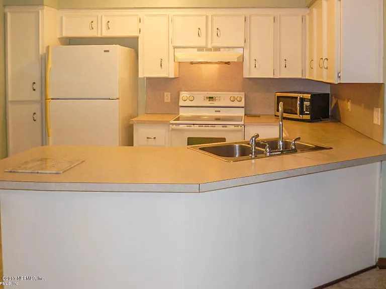 13009 Bent Pine Ct E — Photo 6