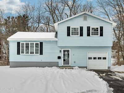 28 Crestone Road, Albany, NY, 12205