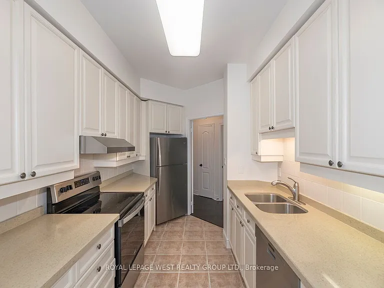 1 Lomond Dr #708 — Photo 11