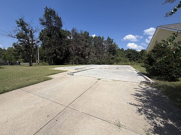 4th image of 2705 Windcrest Trl