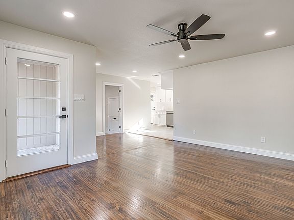 4th image of 3400 Gay St
