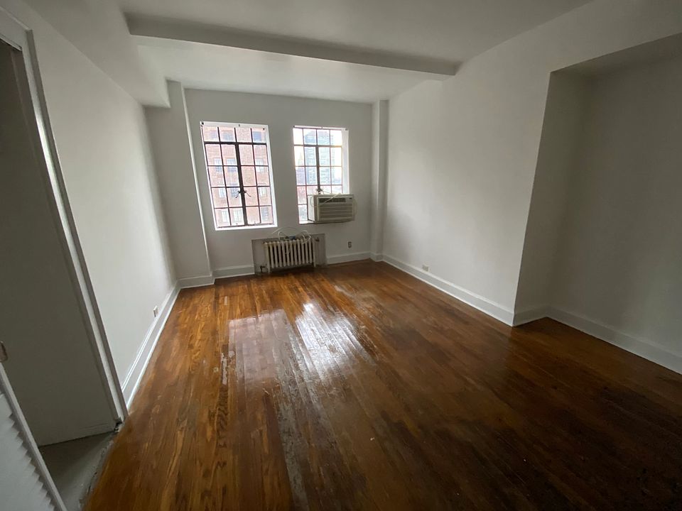 1st image of 25 Tudor City Pl APT 702