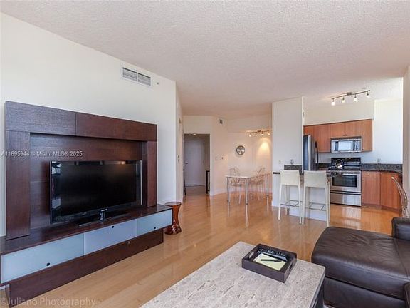 3rd image of 1330 West Ave APT 1613