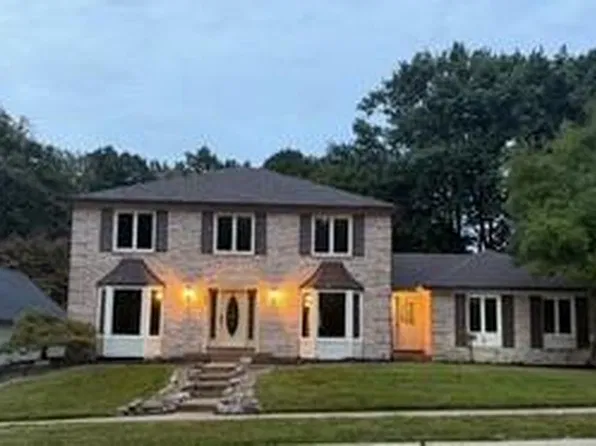 69 Riverwood Estates Blvd, Florissant, MO 63031