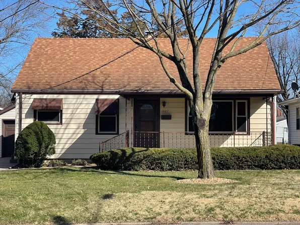 1427 Rock St, Peru, IL 61354