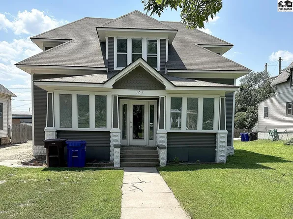 107 N Chestnut St, McPherson, KS 67460