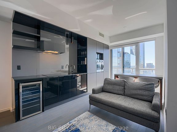 3rd image of 70 Temperance St #4014