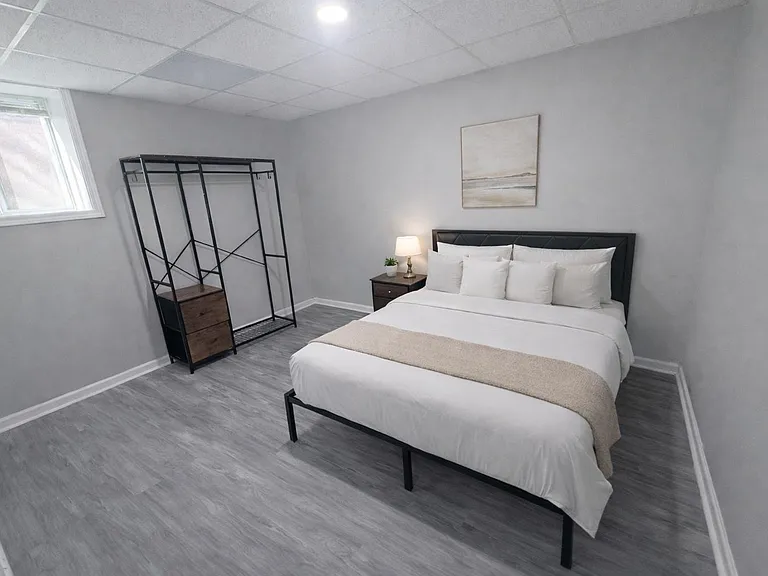 Calloway Dr NW — Photo 1