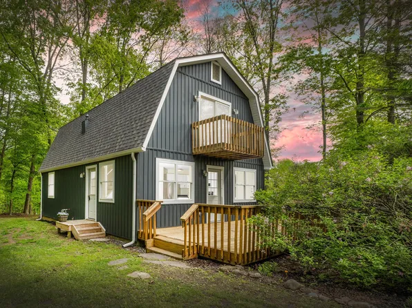 803 Winesap Cir, Howard, OH 43028