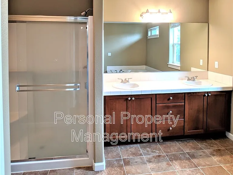 10405 NE 98th Ave — Photo 15