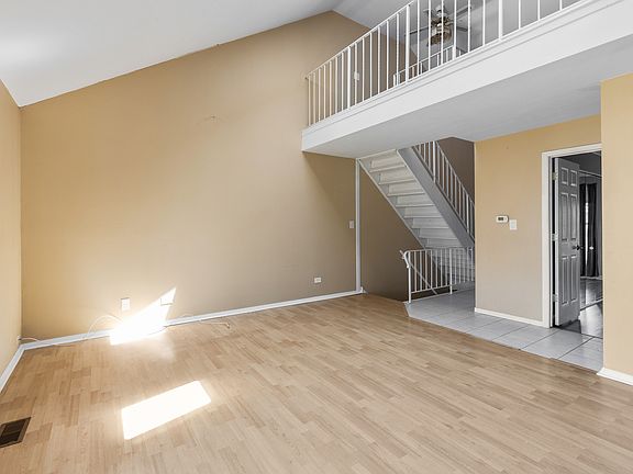 4th image of 1482 N Gatewood Ave