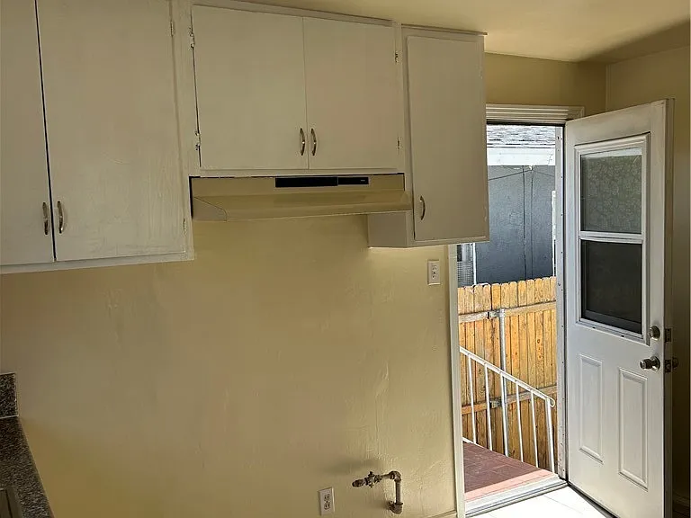 669 W Ofarrell St — Photo 11