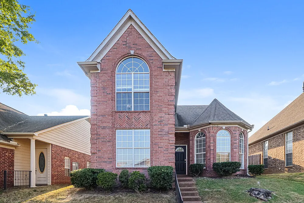 3 bed, 2.0 bath, 1759 sqft, $1,800 — Photo 1