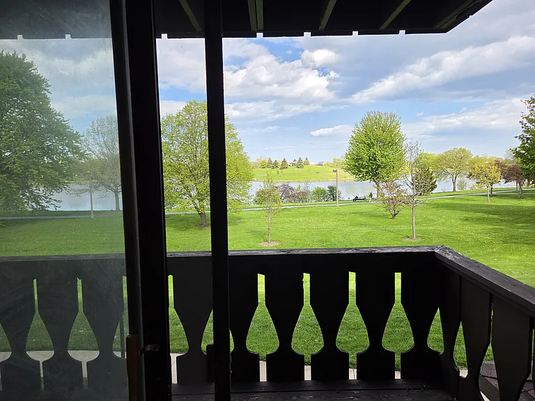 4 Crestview Ln #10 — Photo 16