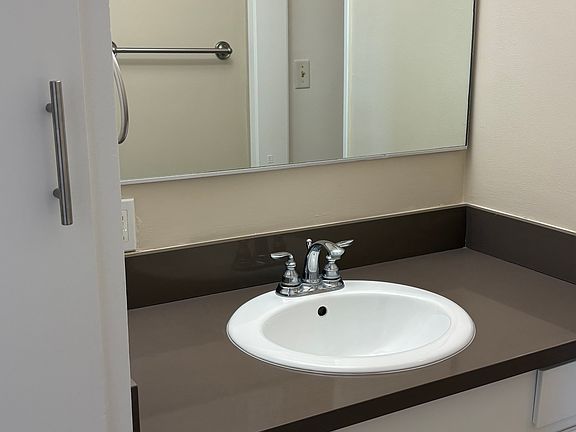 5th image of 3708 Spencer St Floor 1