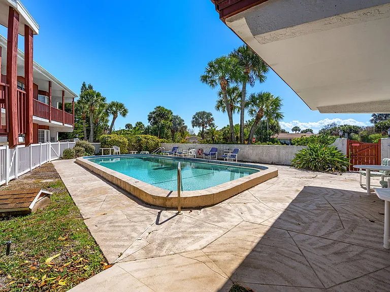 1318 S Miramar Ave #208 — Photo 31