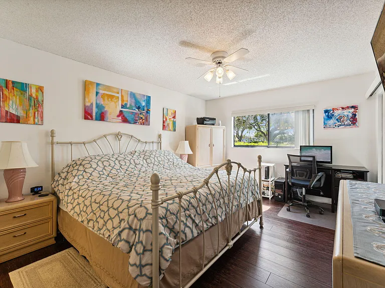 15301 Pembridge Ave #43 — Photo 12