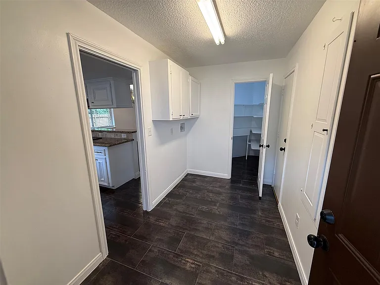 2075 Little Cedar Dr — Photo 15
