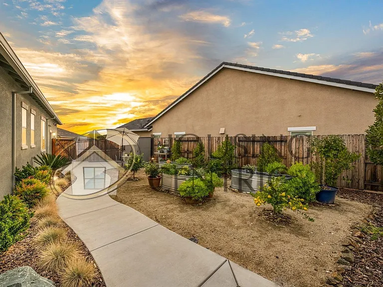 3061 Calypso Cir — Photo 9