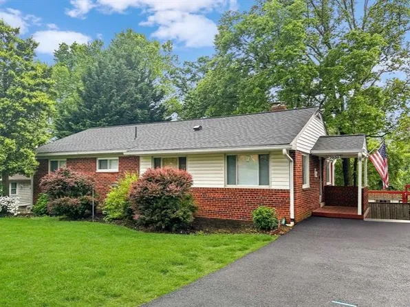 7030 Donna Cir, Annandale, VA 22003