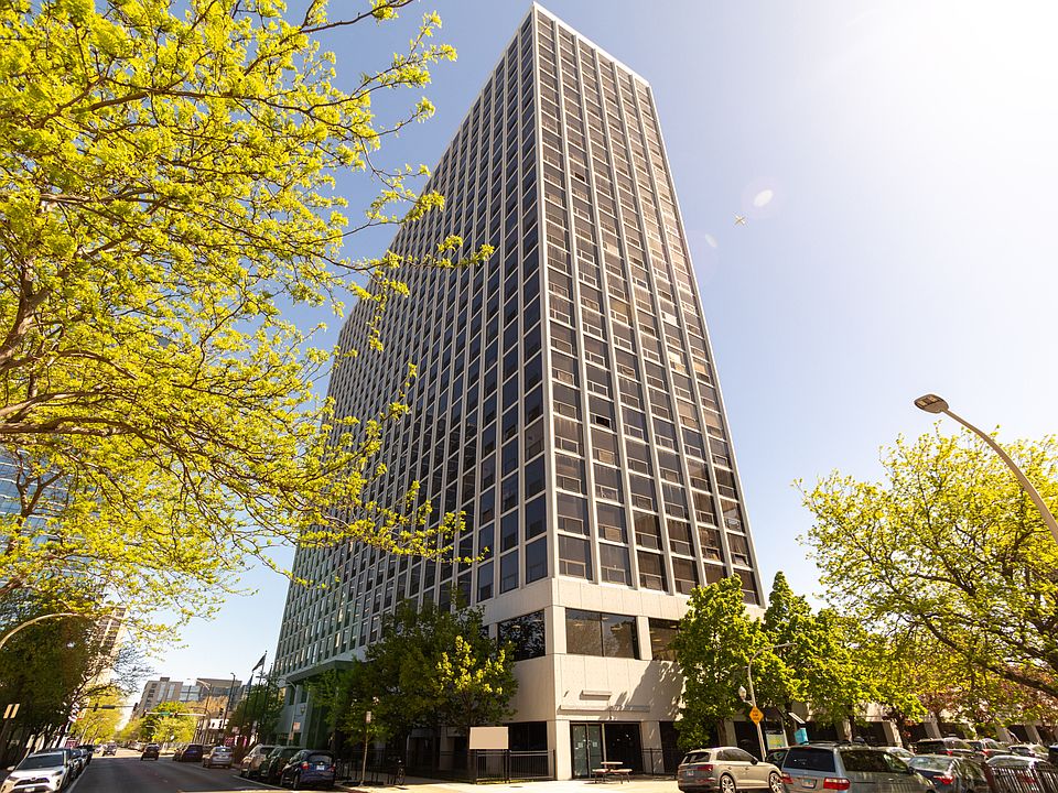 1st image of 4343 N Clarendon Ave APT 1807