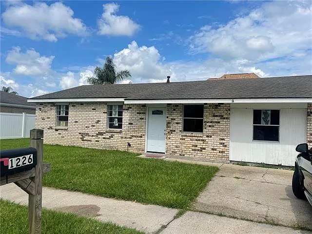 1226 Kenny Dr