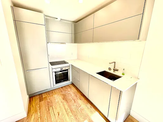 Rented by Pear NYC LLC | media 31