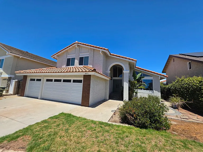 8831 Sailport Dr — Photo 2