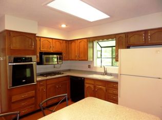 102 Hickory Hollow Dr, Oak Ridge, TN 37830