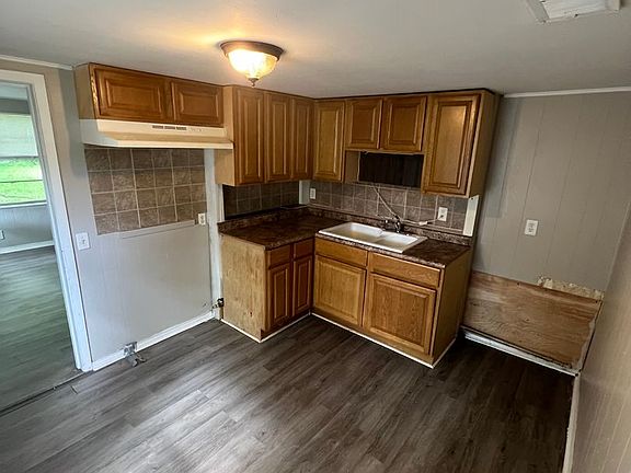 5th image of 2201 Naples St