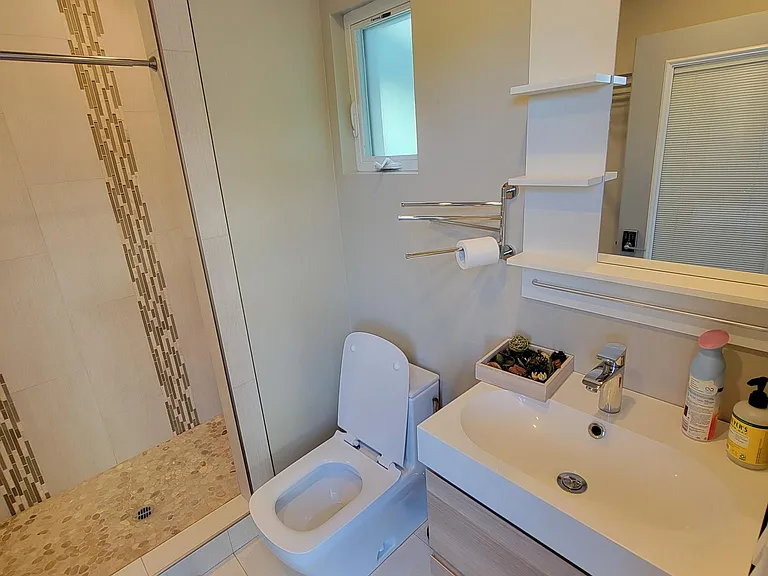 10730 Helendale Ave — Photo 51
