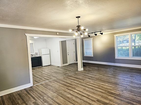 3rd image of 203 E Nettleton Ave #A