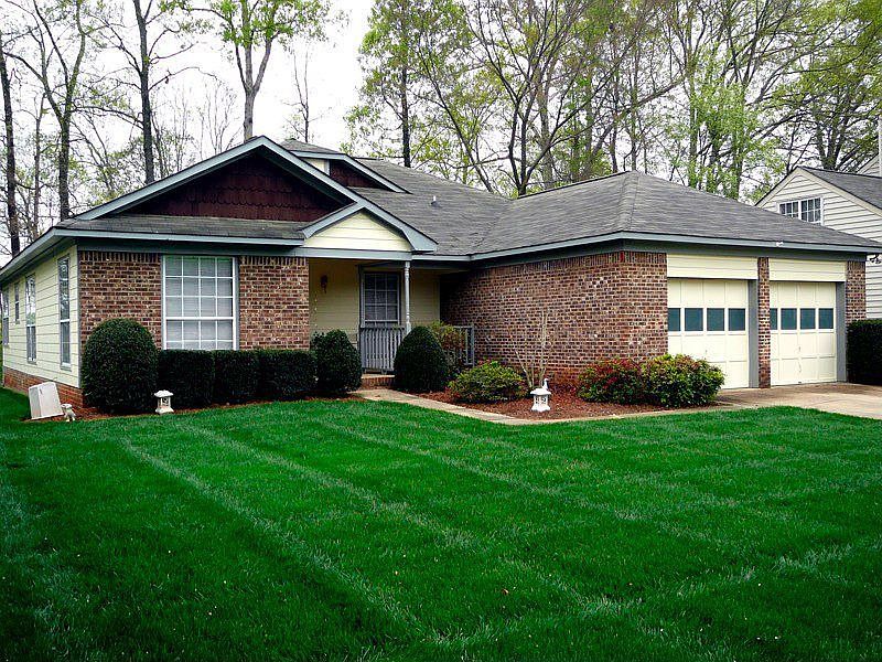 Curb Appeal in Quiet Neighborhood