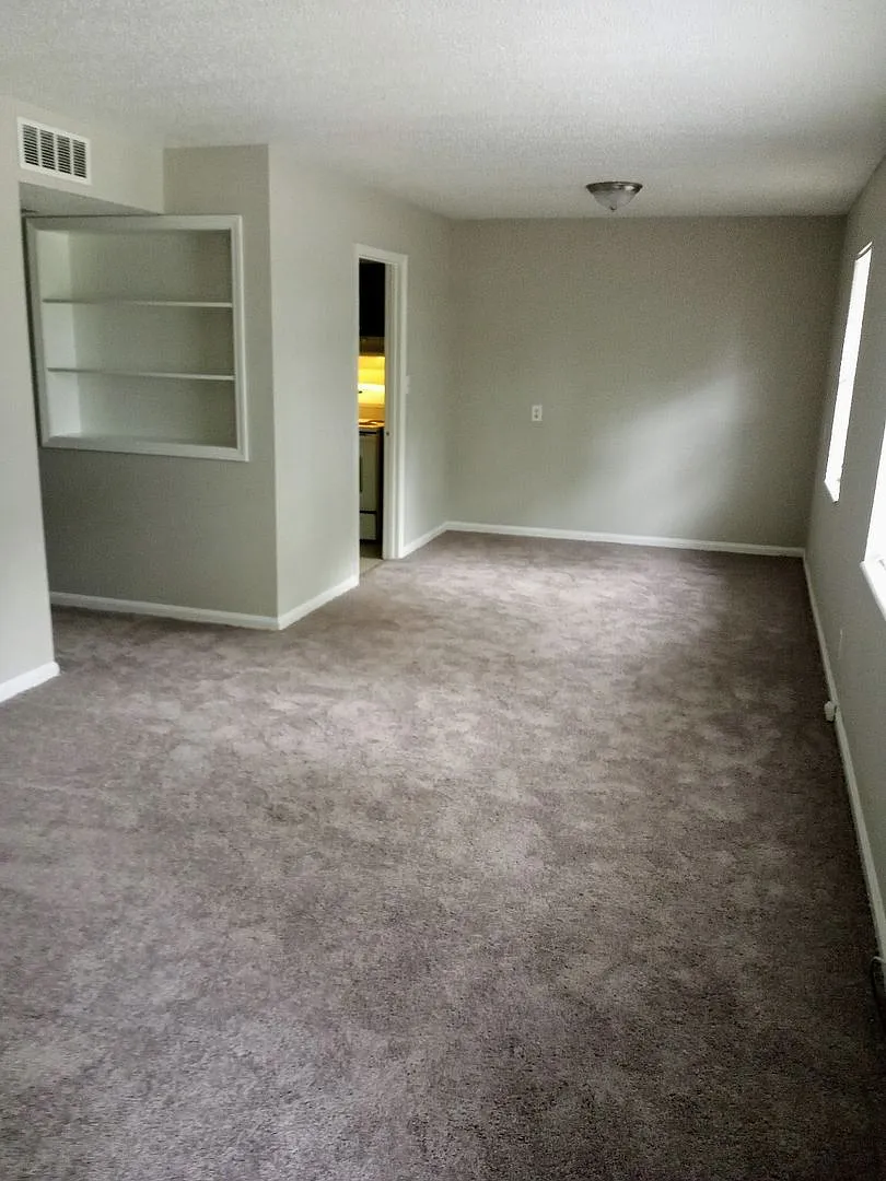 Hueytown Terrace Apartments - Hueytown, AL — Photo 2