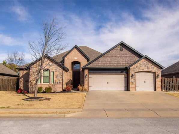 6101 W Woodbine Dr, Rogers, AR 72758