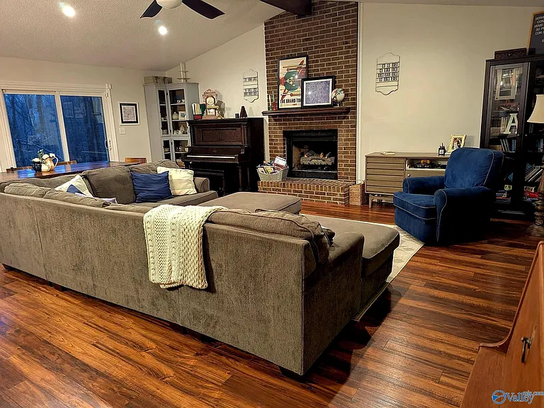 147 Butch Cash Rd — Photo 2