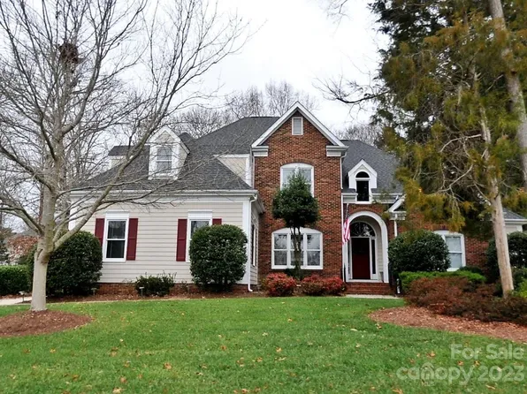 10100 Deer Brook Ln, Charlotte, NC 28210