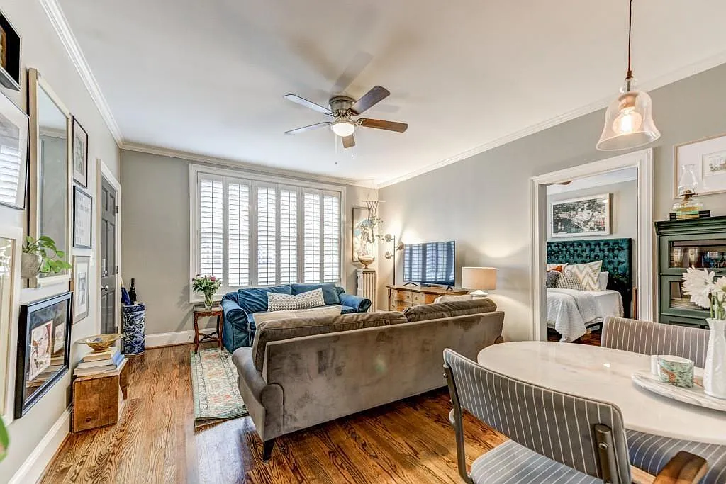 2 bed, 1.0 bath, 756 sqft, $2,400 — Photo 1