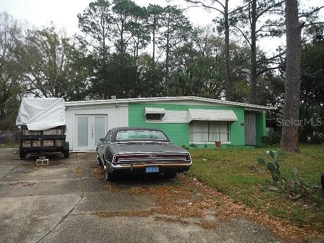 1st image of 122 Berkley Dr