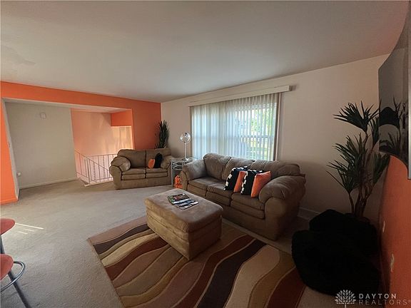 3rd image of 5519 Salem Bend Dr