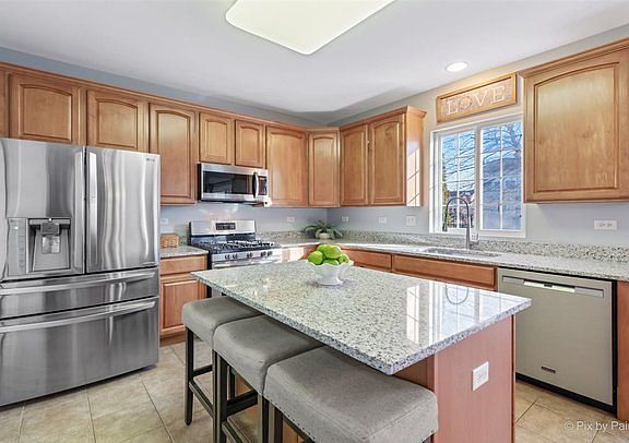 4th image of 3120 Deerpath Ln