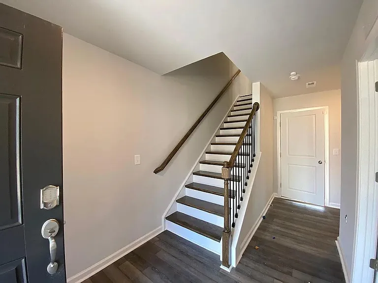 729 Gimari Dr — Photo 2