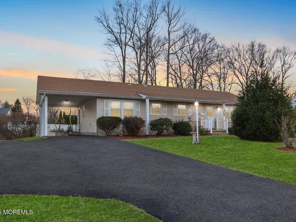 52 Tarrytown Road, Manalapan, NJ 07726