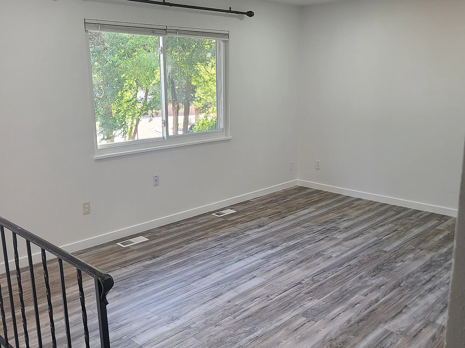 4310 Webster Pl — Photo 1