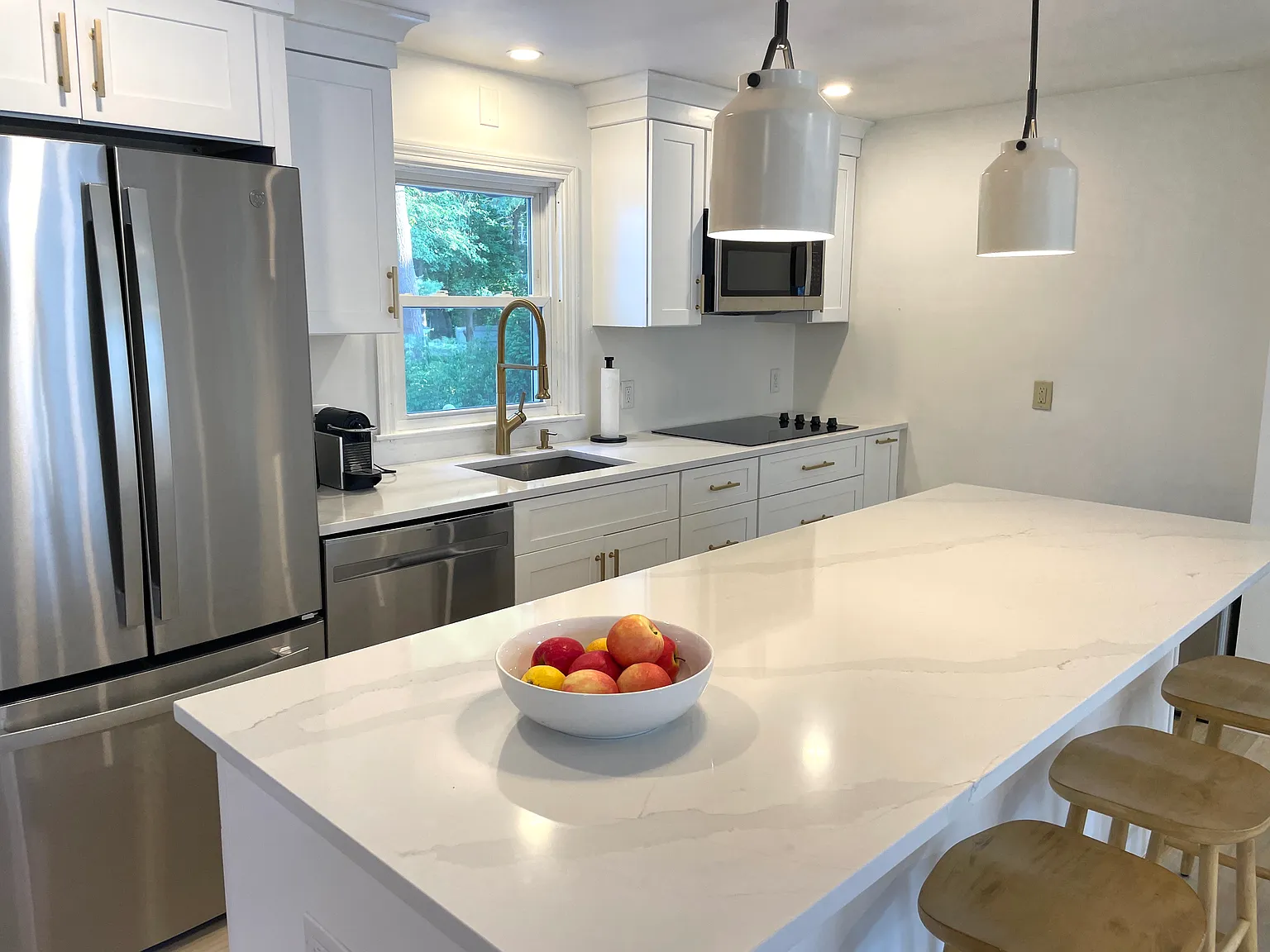 2 bed, 1036 sqft, $3,500 — Photo 2