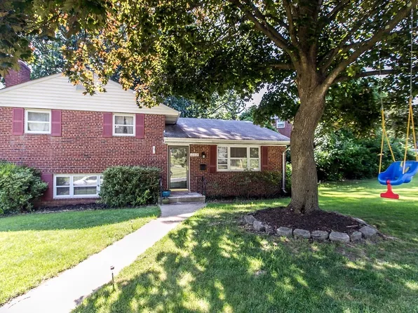12217 Hunters Ln, Rockville, MD 20852