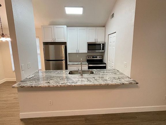 5th image of 3760 Carmichael Ct