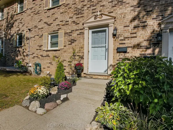 175 Cedar St #39, Cambridge, ON N1S 4X9