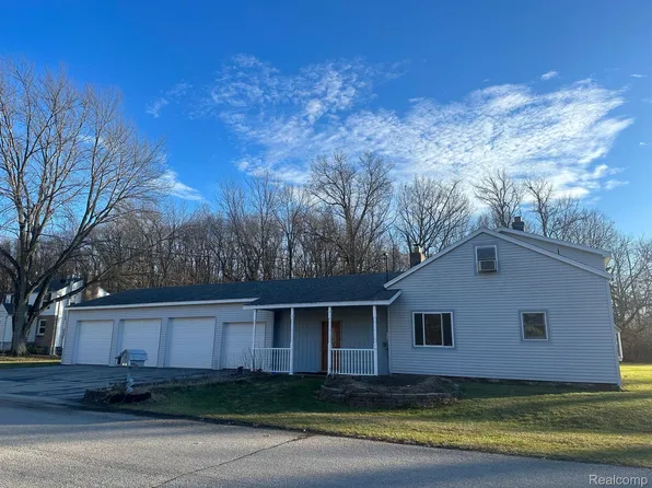 6430 Whiteford Rd, Ottawa Lake, MI 49267