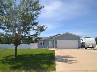 2920 Meade Cir, Bismarck, ND 58503